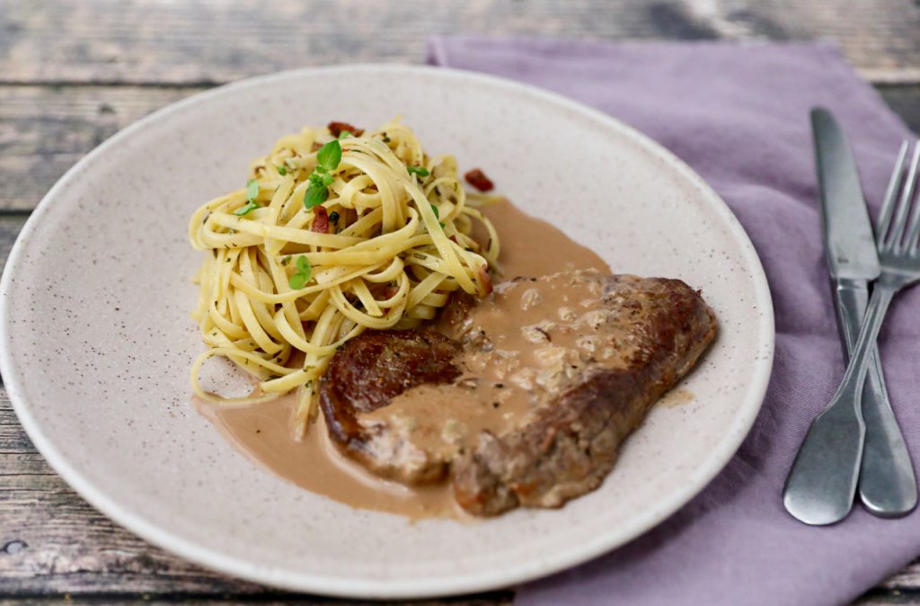 Escalopes de filé ao molho gorgonzola